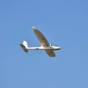 Szybuj w chmurach z 1.5m RC Plane X8 Surfer – idealny starter!