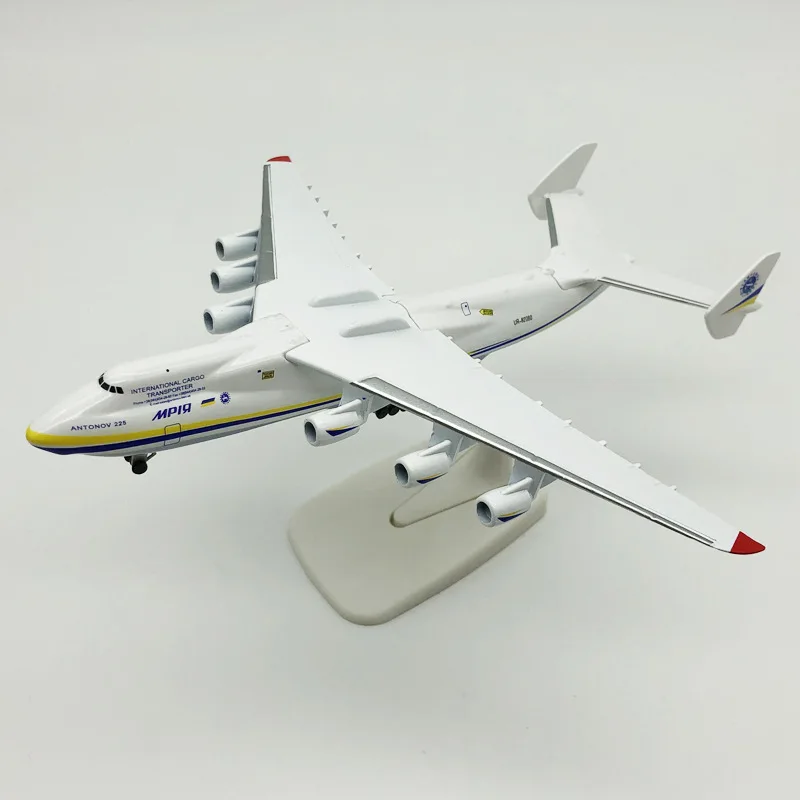 Model samolotu Antonov AN-225 – Ikona transportu strategicznego